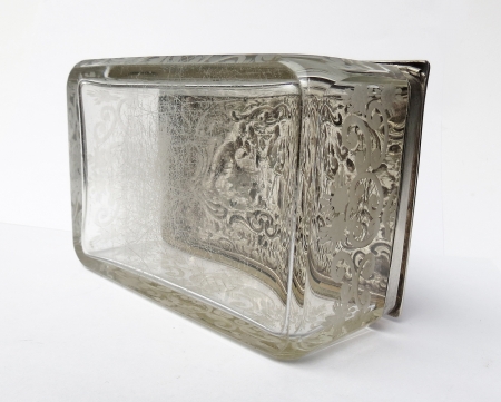 Szklana kaseta ze srebrną pokrywą, Hanau, ok. 1900