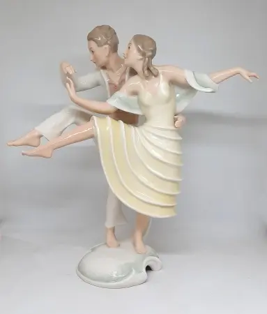 Figurka porcelanowa 'Tańcząca para' sygn. Hutschenreuther