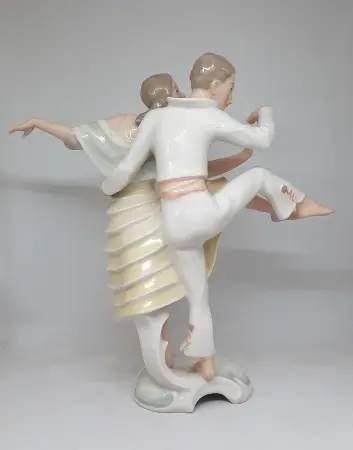 Figurka porcelanowa 'Tańcząca para' sygn. Hutschenreuther