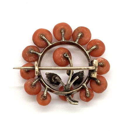 Broszka z koralami naturalnymi
