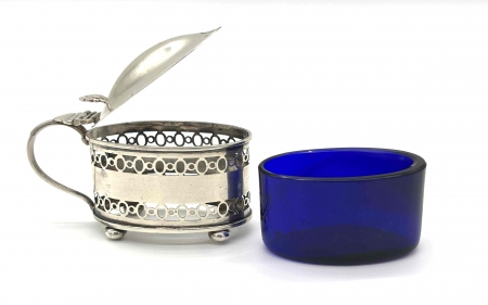 Musztardniczka z łyżeczką i solniczką