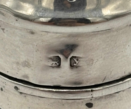 Musztardniczka z łyżeczką i solniczką