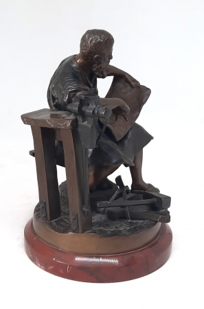 Figura z brązu Kowal wg H. Guradze