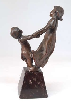 Figurka z brązu Tańczące dzieci Paul Ludwig Kowalczewski
