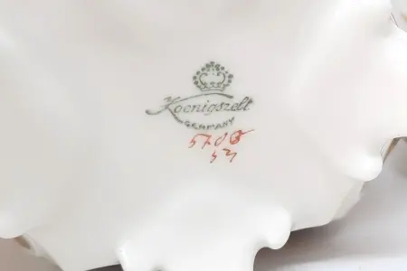 Cukiernica z pokrywą sygn. Koenigszelt Germany (Jaworzyna Śląska)