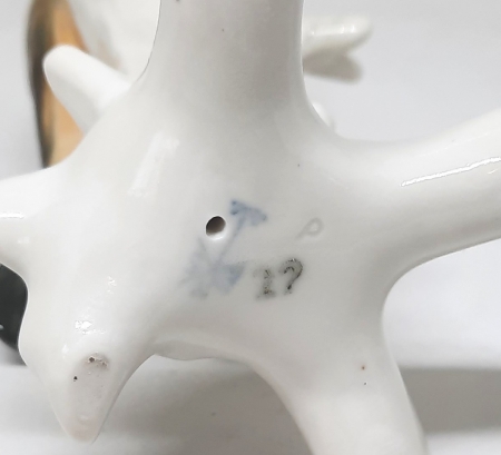 Figurka porcelanowa Rudzik, Karl ENS II poł. XX w.