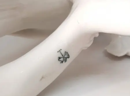 Figurka porcelanowa Ptak na gałęzi, Karl ENS I poł. XX w.