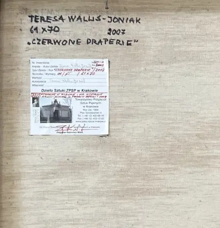 Czerwone draperie