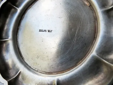 Srebrny neobarokowy dzbanek do herbaty, ok. 1850