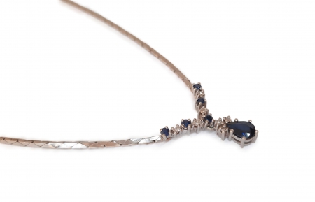 Naszyjnik złoty z szafirami i diamentami