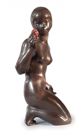 Figura ceramiczna Kobieta z różą, Zakłady Ceramiki Artystycznej Znojmo