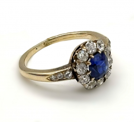 Pierścionek markiza z szafirem