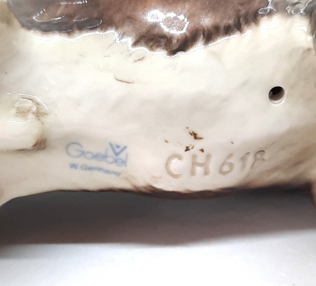 Figurka porcelanowa Owczarek niemiecki sygn. Goebel lata 70. XX w.