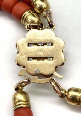 Naszyjnik z korali z podwójnych sznurków