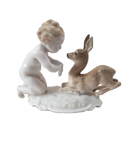 Figurka porcelanowa Putto z sarenką proj. Karl Tutter, Niemcy, Hutschenreuther Kunstabteilung lata 50./60. XX w.