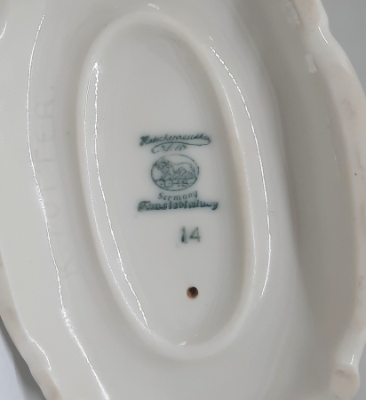 Figurka porcelanowa Putto z sarenką proj. Karl Tutter, Niemcy, Hutschenreuther Kunstabteilung lata 50./60. XX w.