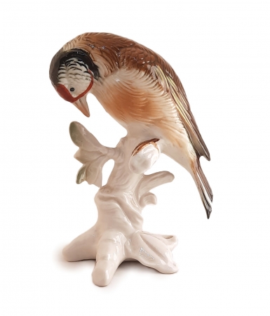 Figurka porcelanowa Dzięcioł na gałęzi Karl ENS II poł. XX w.