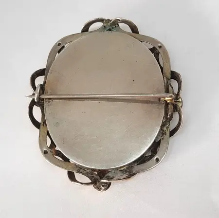 Broszka - sekretnik z niebieską emalią