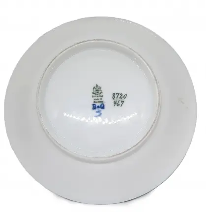 Porcelanowa misa z motywem kwiatu jabłoni, Dania ok. poł. XX w.