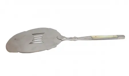 Platerowa łopatka do ciasta zdobiona grawerem