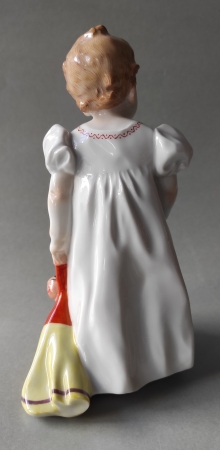 Figurka Dziewczynka z lalką Miśnia