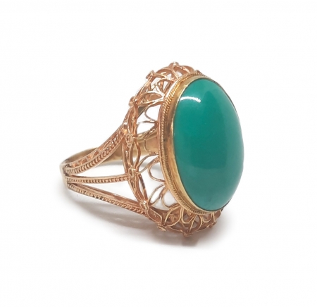 Złoty pierścionek z turkusowym kamieniem ozdobnym (amazonit?)