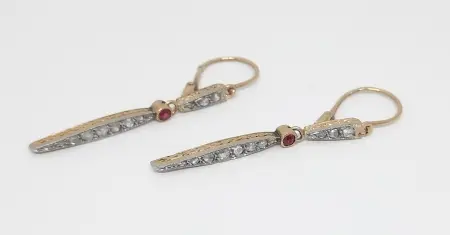 Złote kolczyki z rubinami i rozetami diamentowymi