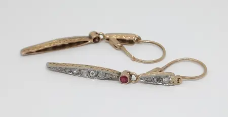 Złote kolczyki z rubinami i rozetami diamentowymi