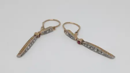 Złote kolczyki z rubinami i rozetami diamentowymi