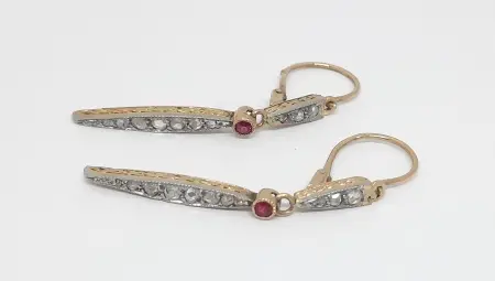 Złote kolczyki z rubinami i rozetami diamentowymi