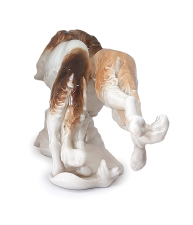 Figurka porcelanowa Para chartów rosyjskich , Karl ENS I poł. XX w.