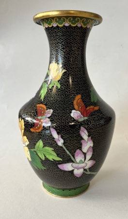 Wazon zdobiony emalią komórkową 
