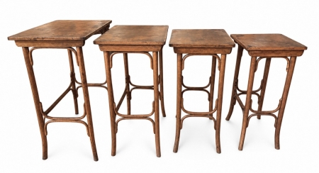 Zestaw czterech stolików - stolik w stolik THONET