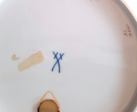 Porcelanowy talerz do zawieszenia Sikorka sygn. Miśnia