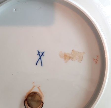 Porcelanowy talerz do zawieszenia Rudzik sygn. Miśnia
