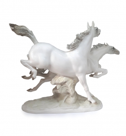 Figurka porcelanowa Konie w galopie, proj. Max D. H. Fritz, Niemcy / Hutschenreuther lata 50./60. XX w.