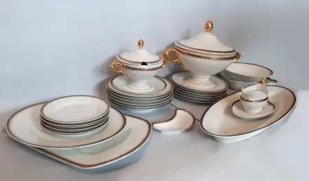 Zestaw porcelanowy obiadowy w stylu empire z bordiurą kobaltowo złotą na 6 osób / skład zestawu 28 szt.